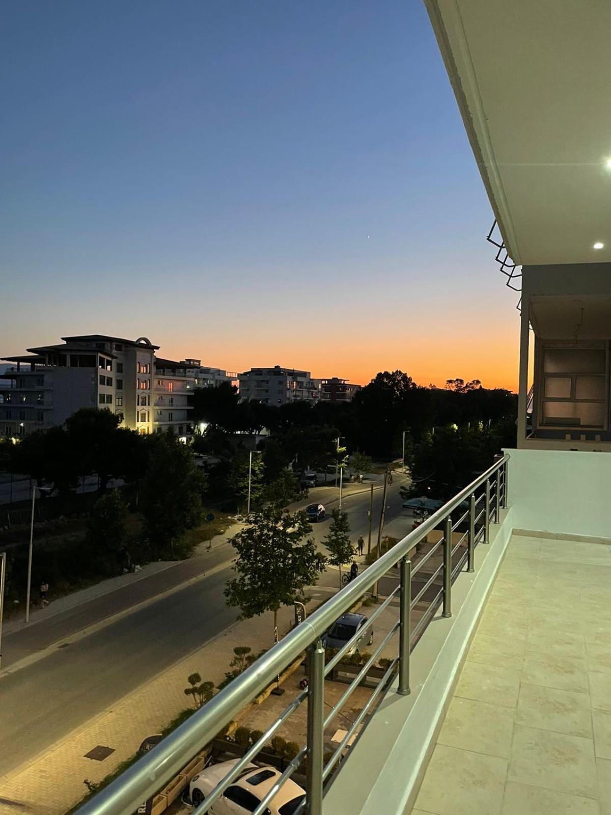 Sea & Sun Apartment Влёра Экстерьер фото